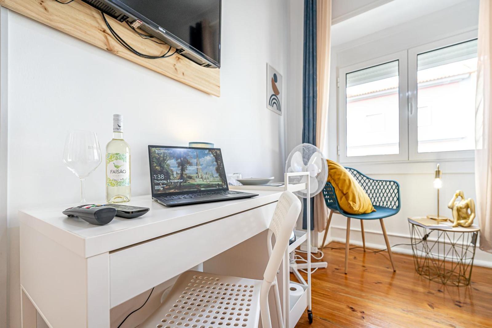 April Square By Lisbon With Sintra Hotel Amadora Ngoại thất bức ảnh